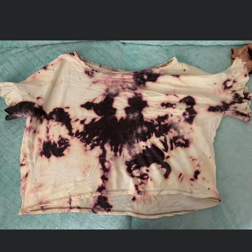 Clothing - Picture 5 of 11